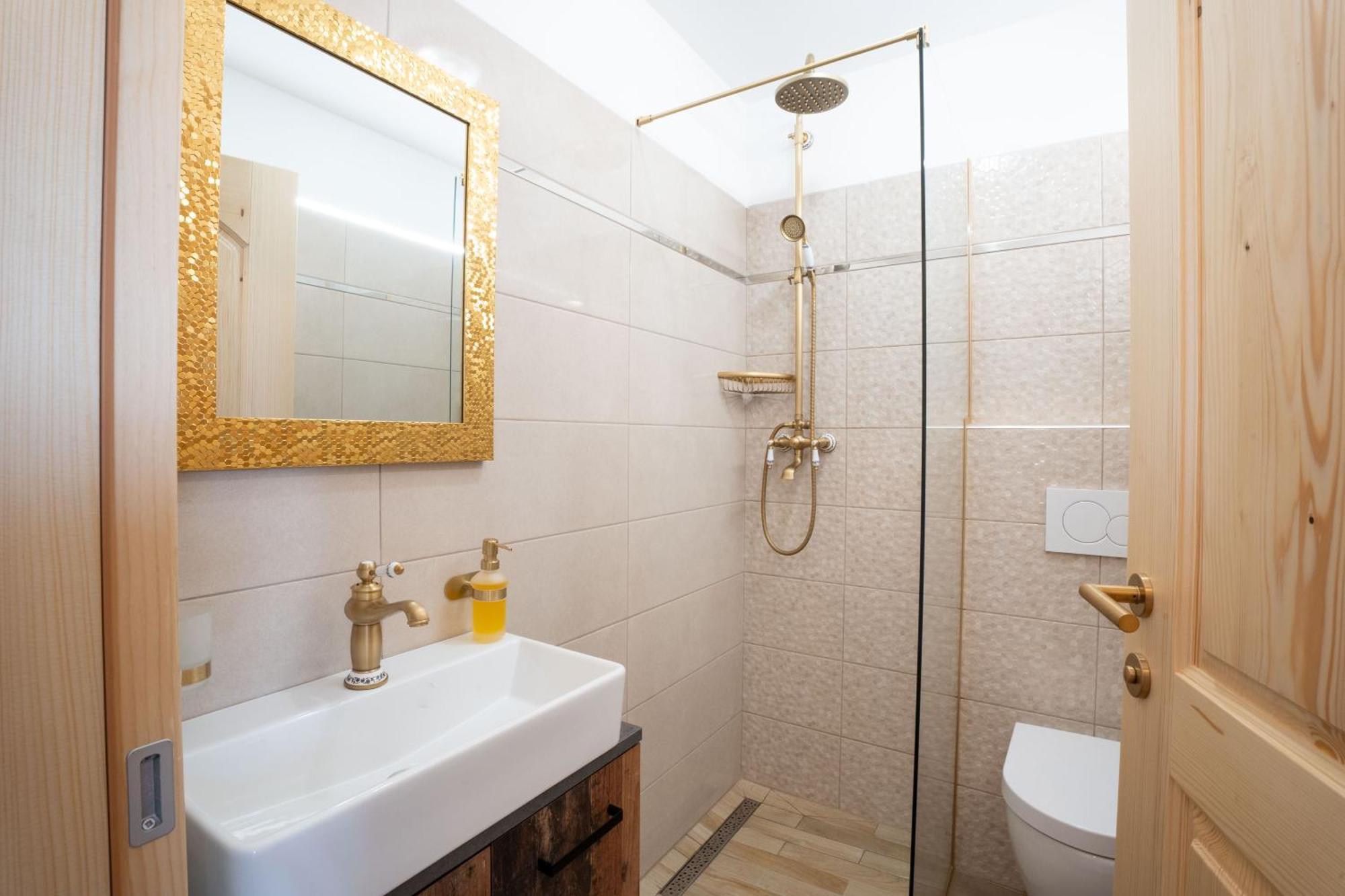 Aparthotel Hom At Vintgar Згорнье-Горье Экстерьер фото