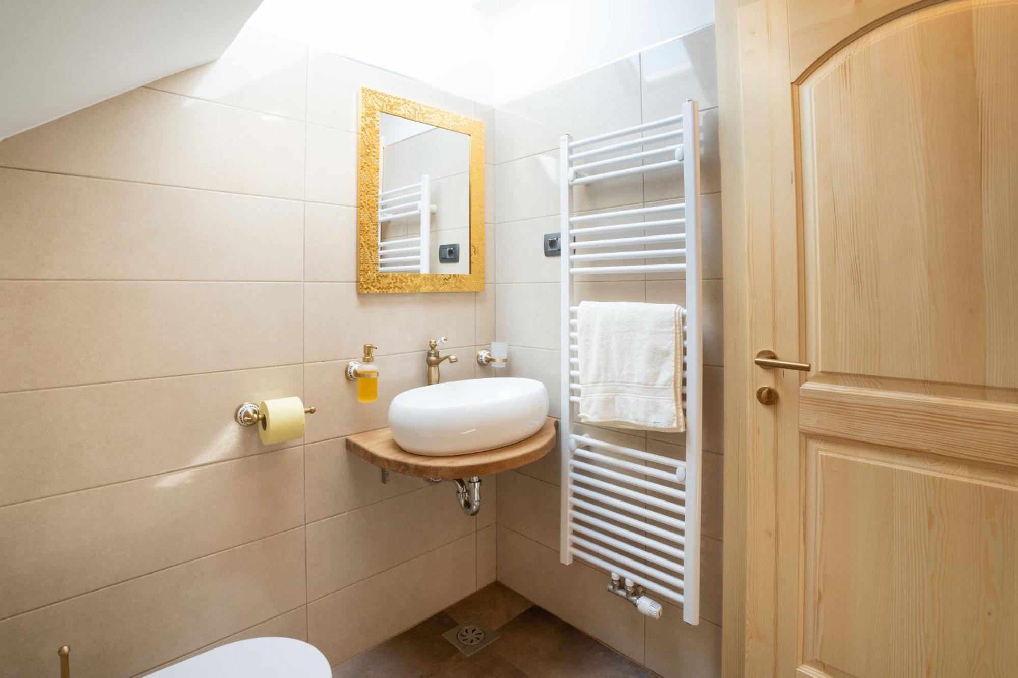 Aparthotel Hom At Vintgar Згорнье-Горье Экстерьер фото