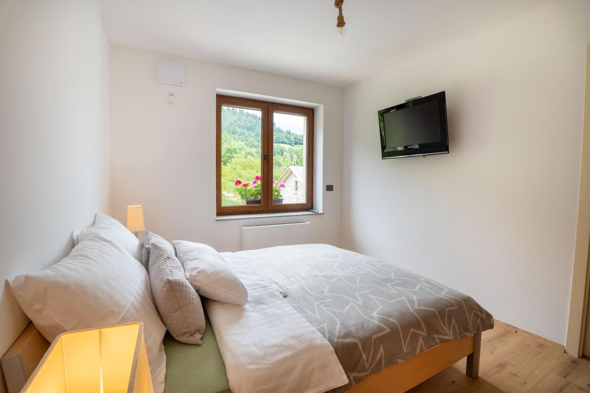 Aparthotel Hom At Vintgar Згорнье-Горье Экстерьер фото